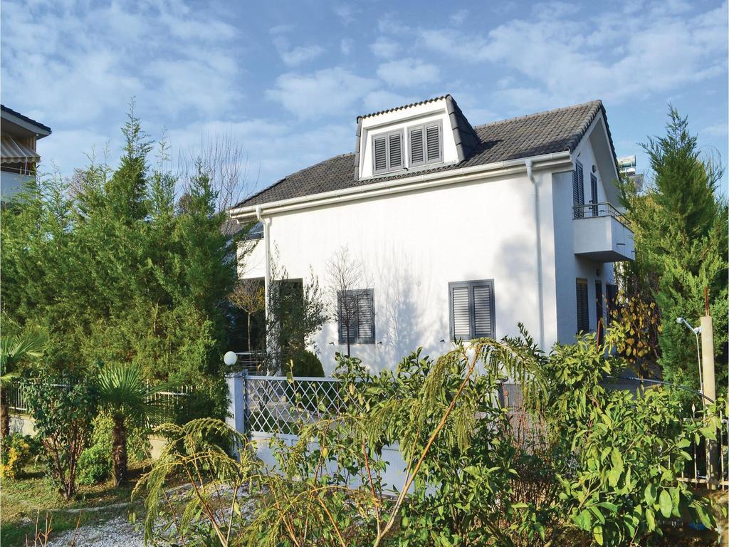 Holiday Home Pishat E Buta 28 Golem  Esterno foto