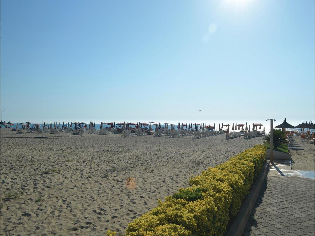Holiday Home Pishat E Buta 28 Golem  Esterno foto