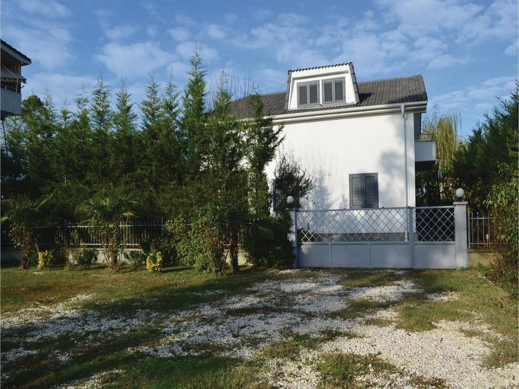 Holiday Home Pishat E Buta 28 Golem  Esterno foto