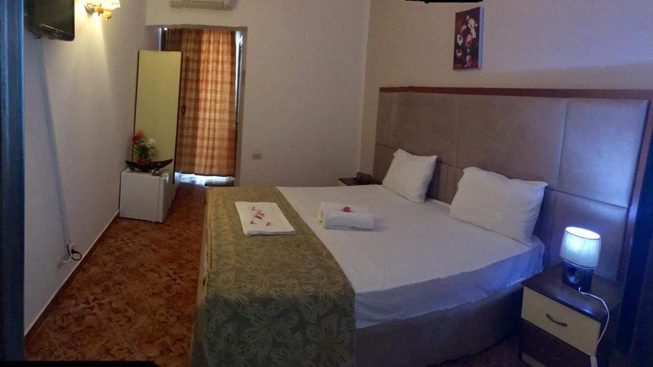 Holiday Home Pishat E Buta 28 Golem  Esterno foto